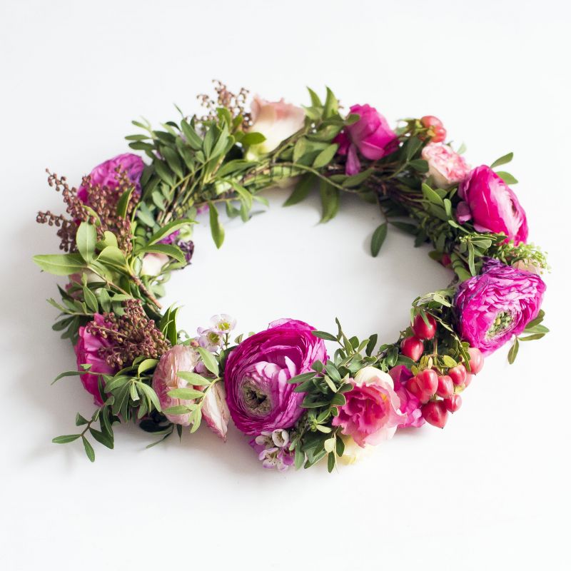 Coronita de flores en tonos vivos