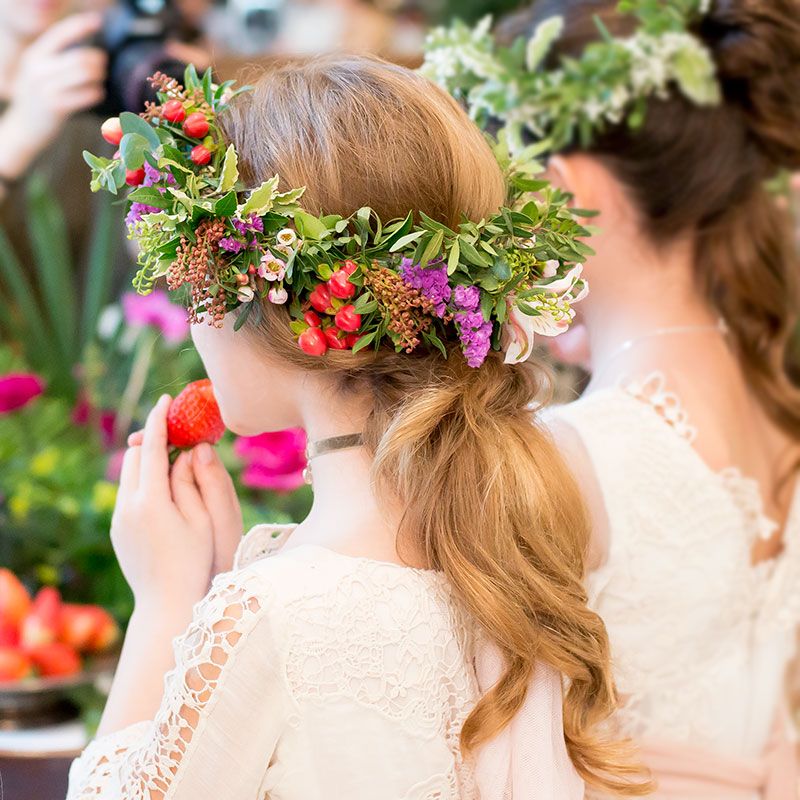 Coronita con flores silvestres