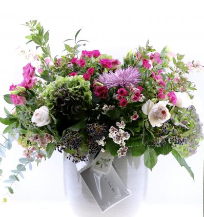 Cerámica Gris con Flores