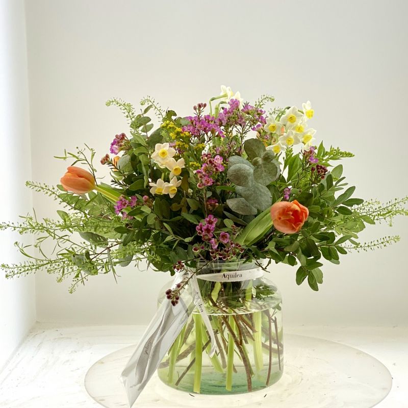 Cristal con flores silvestres