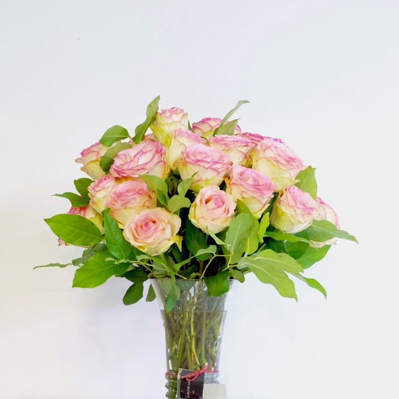 Jarrón Cristal verdoso con rosas