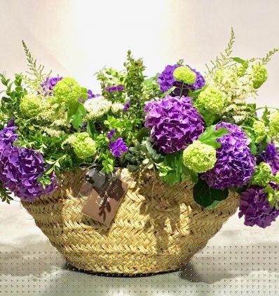 Capazo Con Flores Moradas