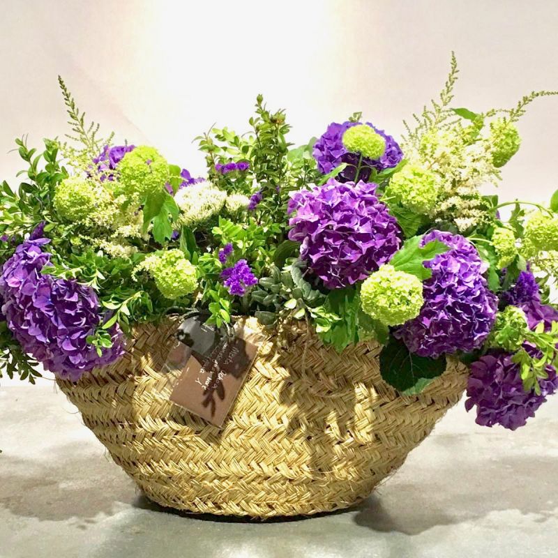 Capazo Con Flores Moradas